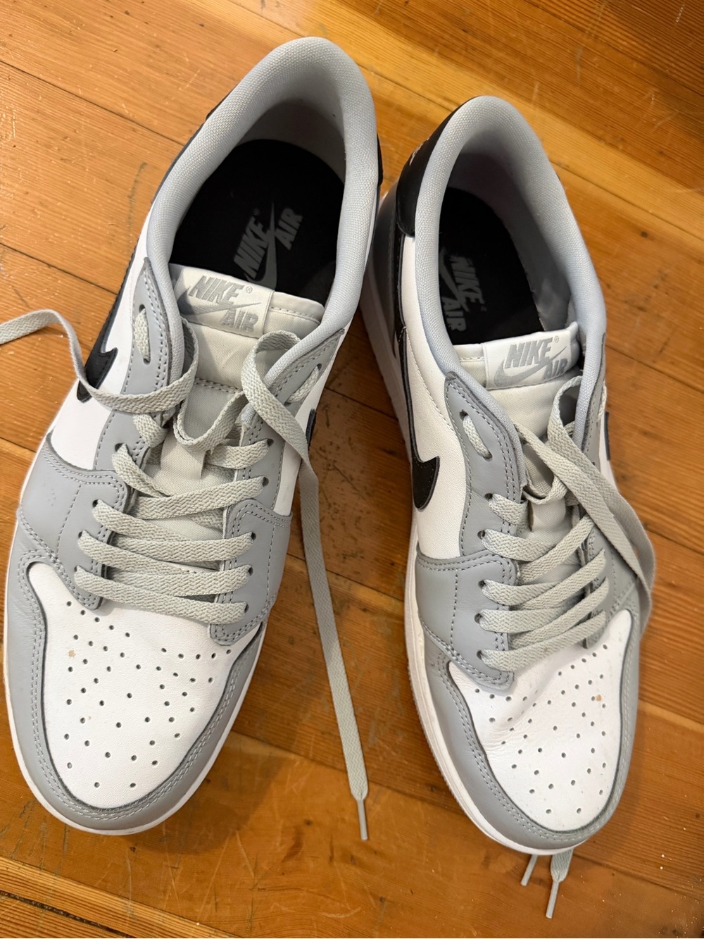 Jordan 1 Retro Low OG - Picture 3 of 7